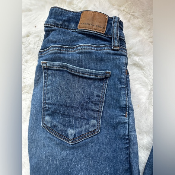 American Eagle Hi-Rise Distressed Jeggings - Picture 15 of 16